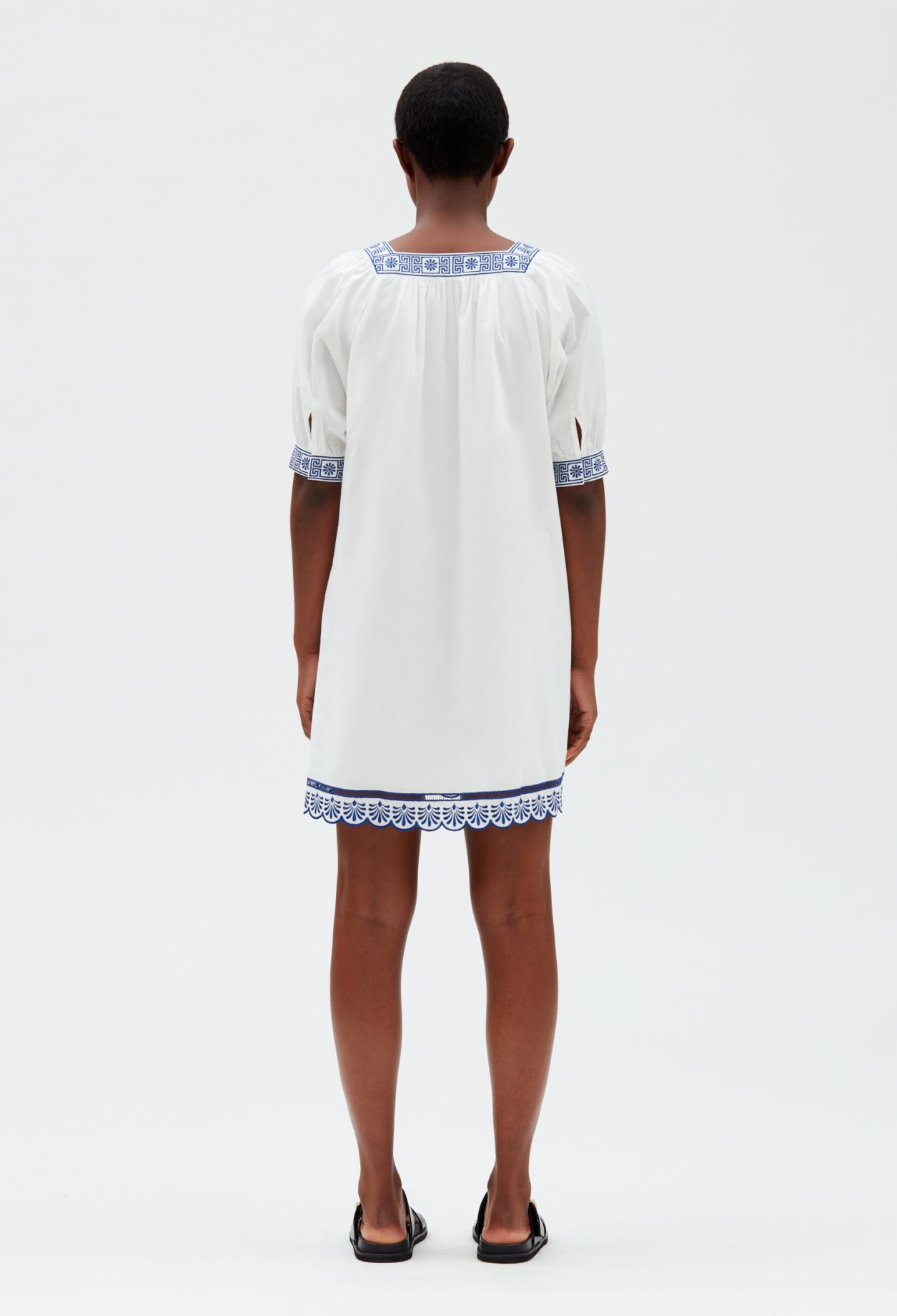 Vestido corto crudo