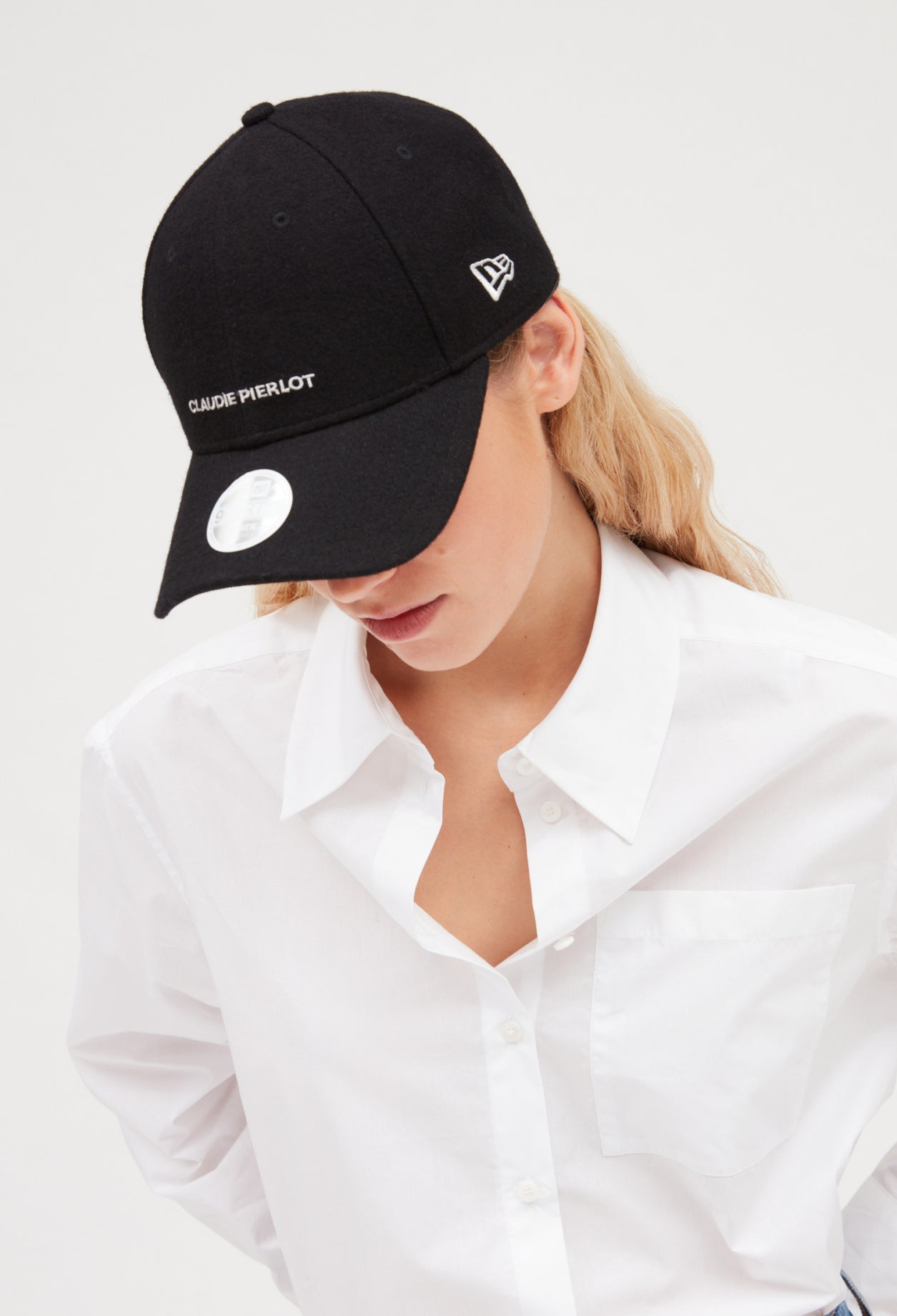 Gorra negra con logo Claudie Pierlot