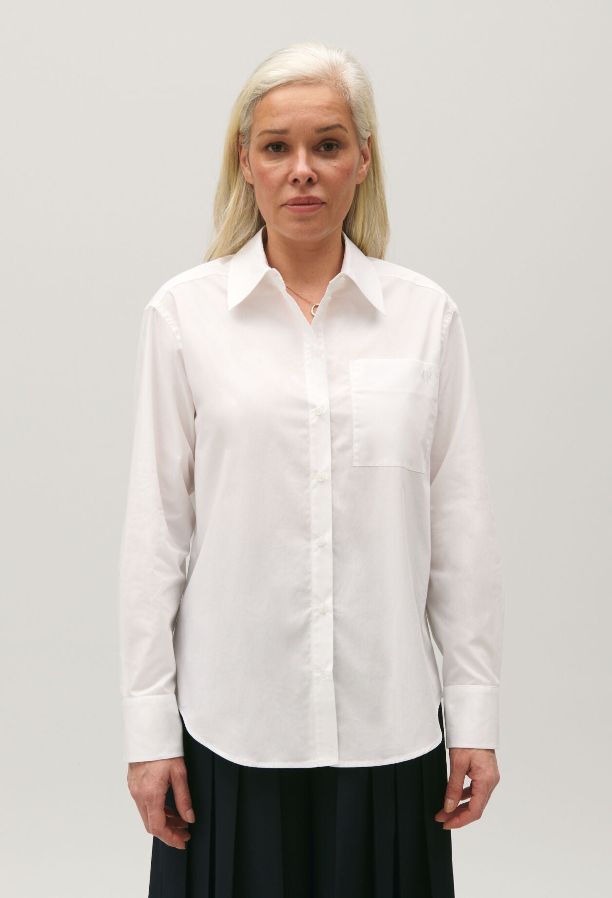 Camisa blanca de algodón